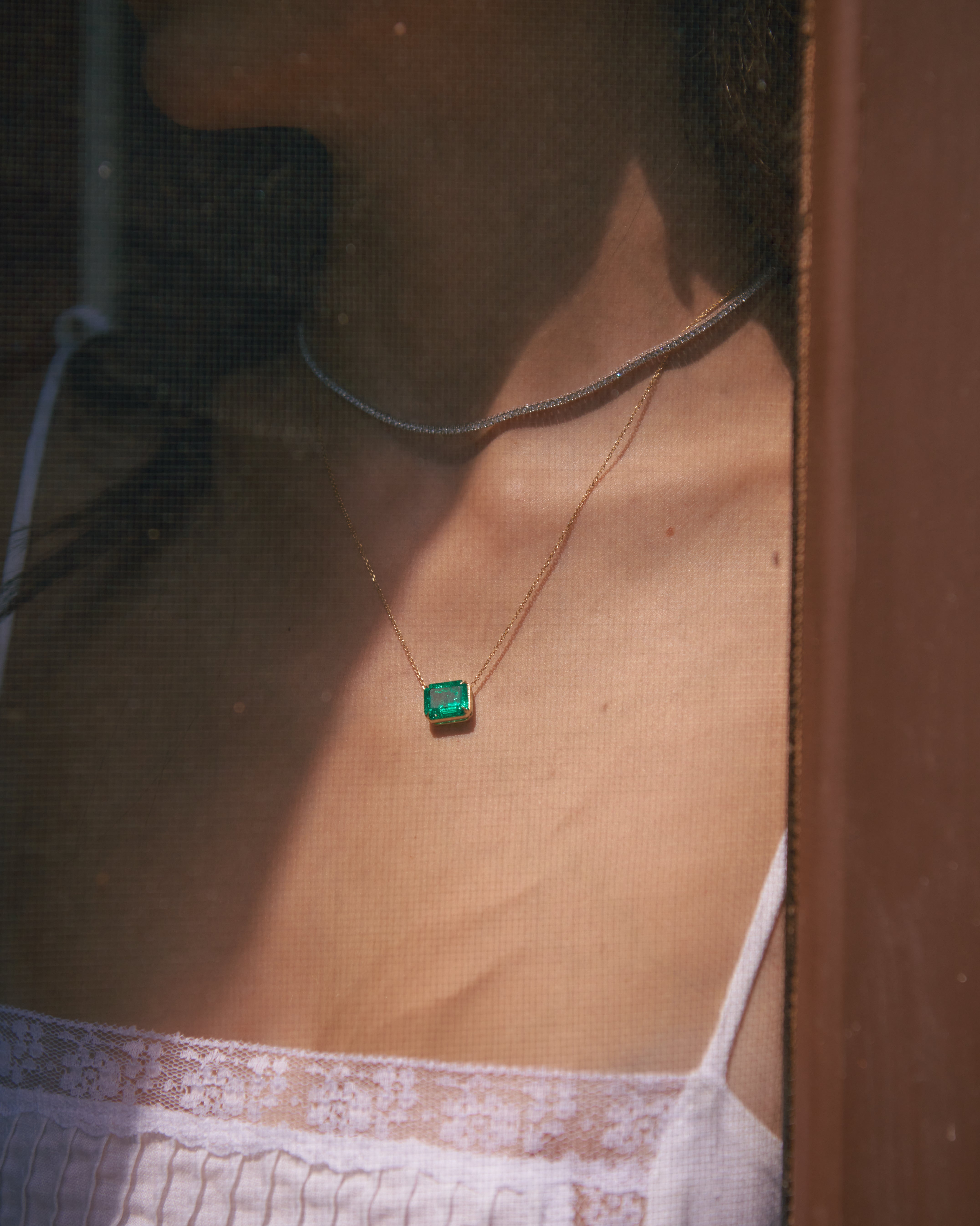 Colombian Emerald Pendant Necklace in gold setting