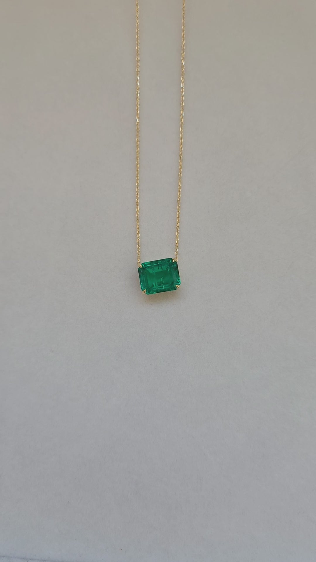 Colombian Emerald Pendant Necklace